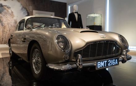 James Bond Aston Martin
