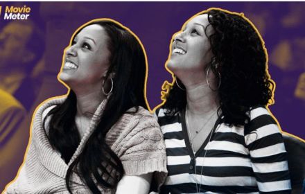 Sister Sister stars at a basketball game